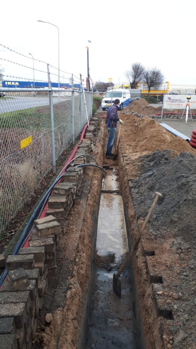 Nedabo B.V. - Het ontgraven van het cunet t.b.v. riolering.