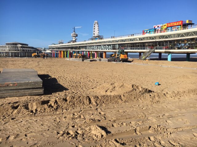 Nedabo B.V. - Het aanbrengen van betonplaten in Scheveningen